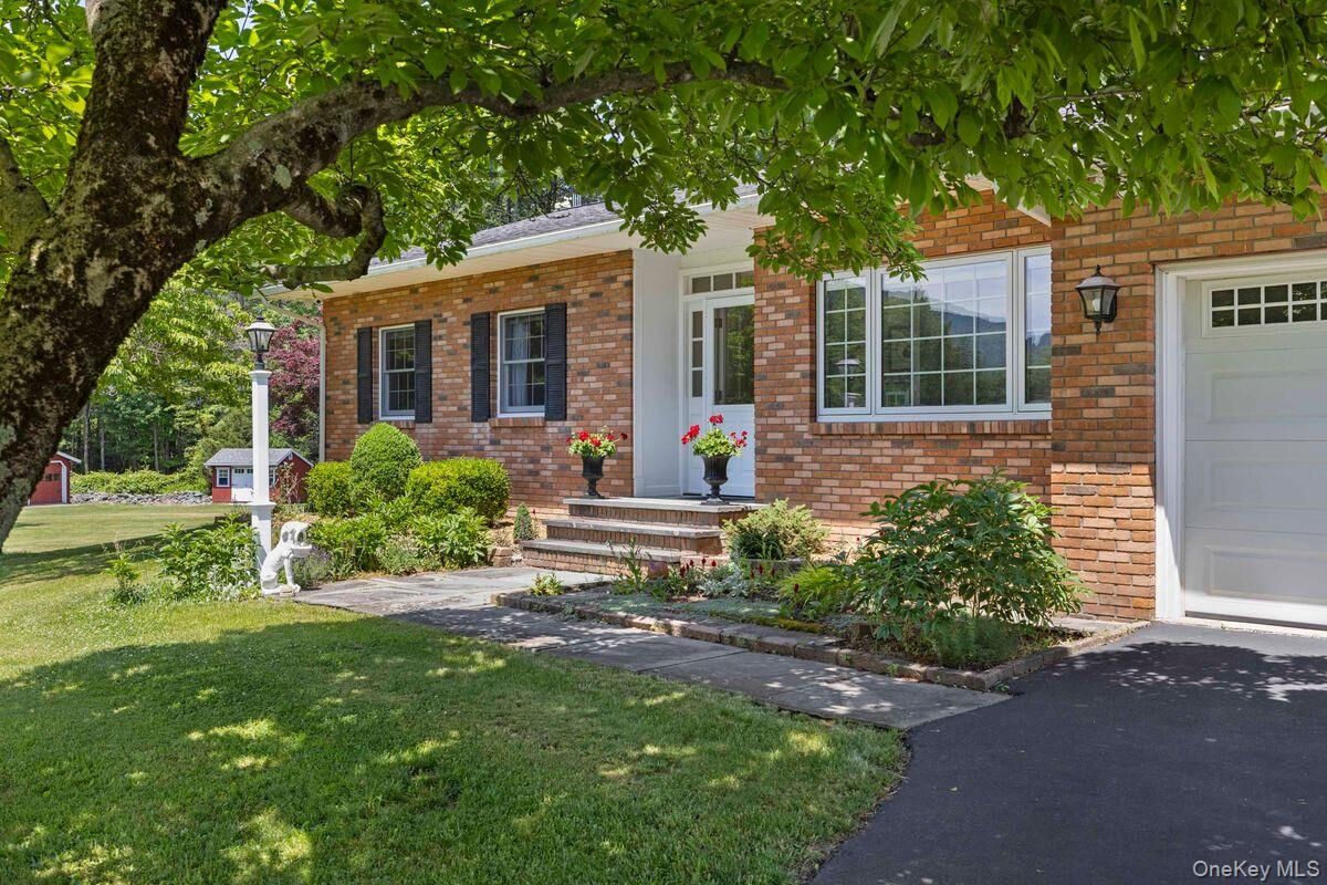 Property Photo:  52 Brodhead Road  NY 12494 
