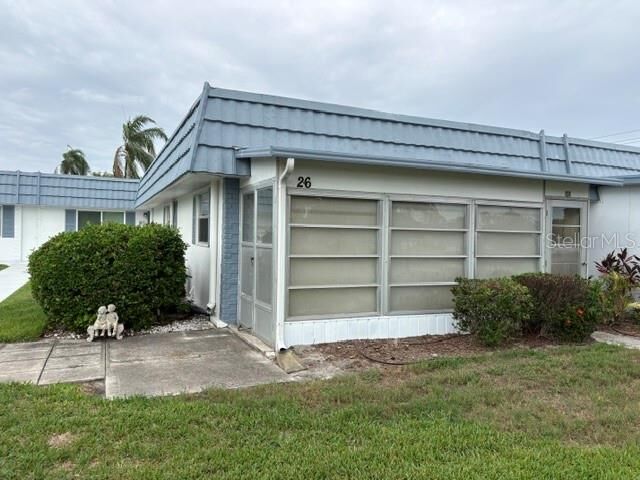 Property Photo:  1901 Andover Way 26  FL 33573 
