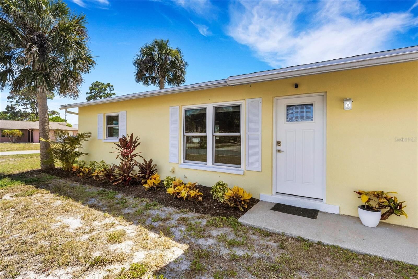 Property Photo:  5231 Pompano Road  FL 34293 