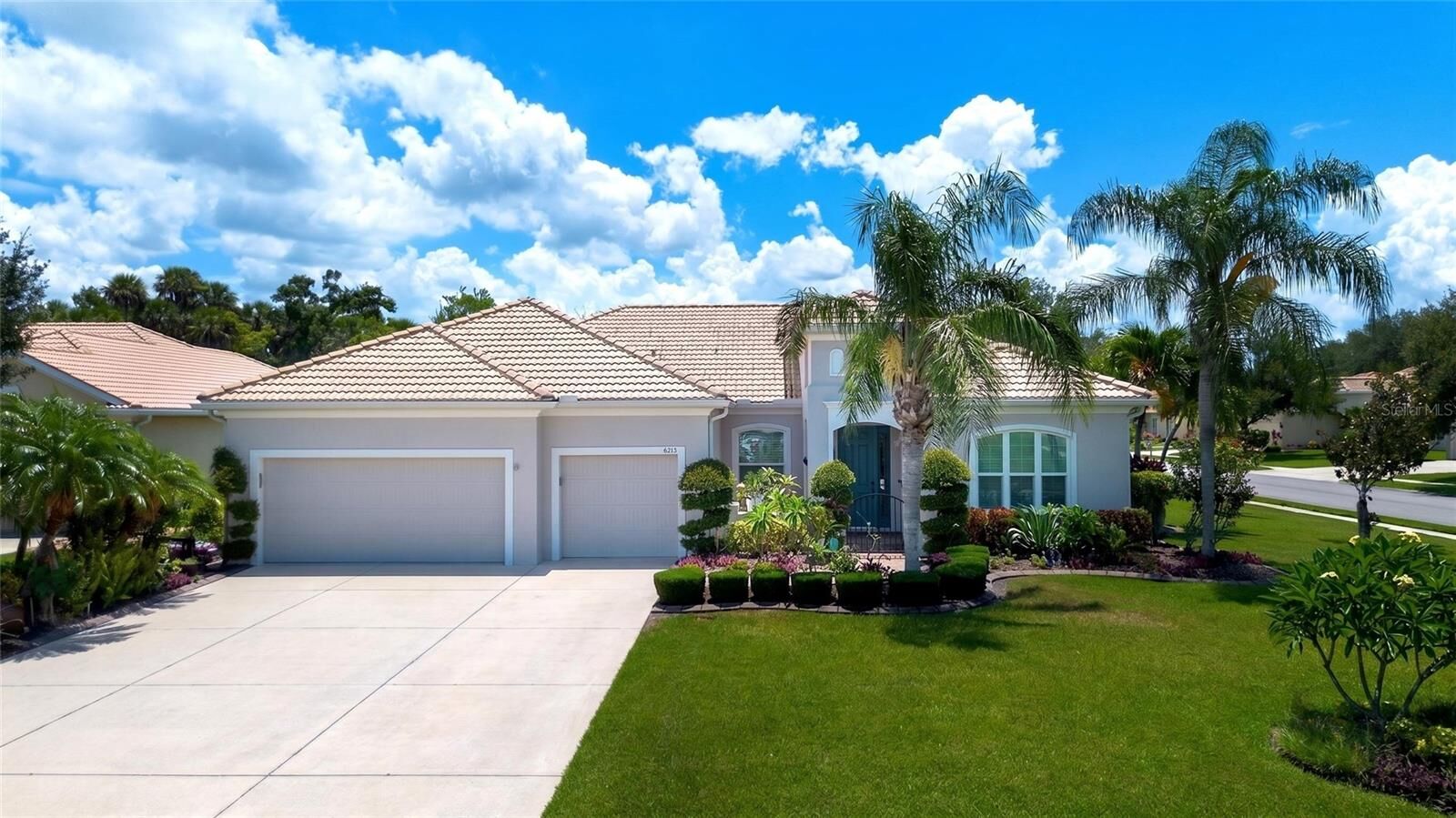 Property Photo: 6215 46th Court E FL 34203