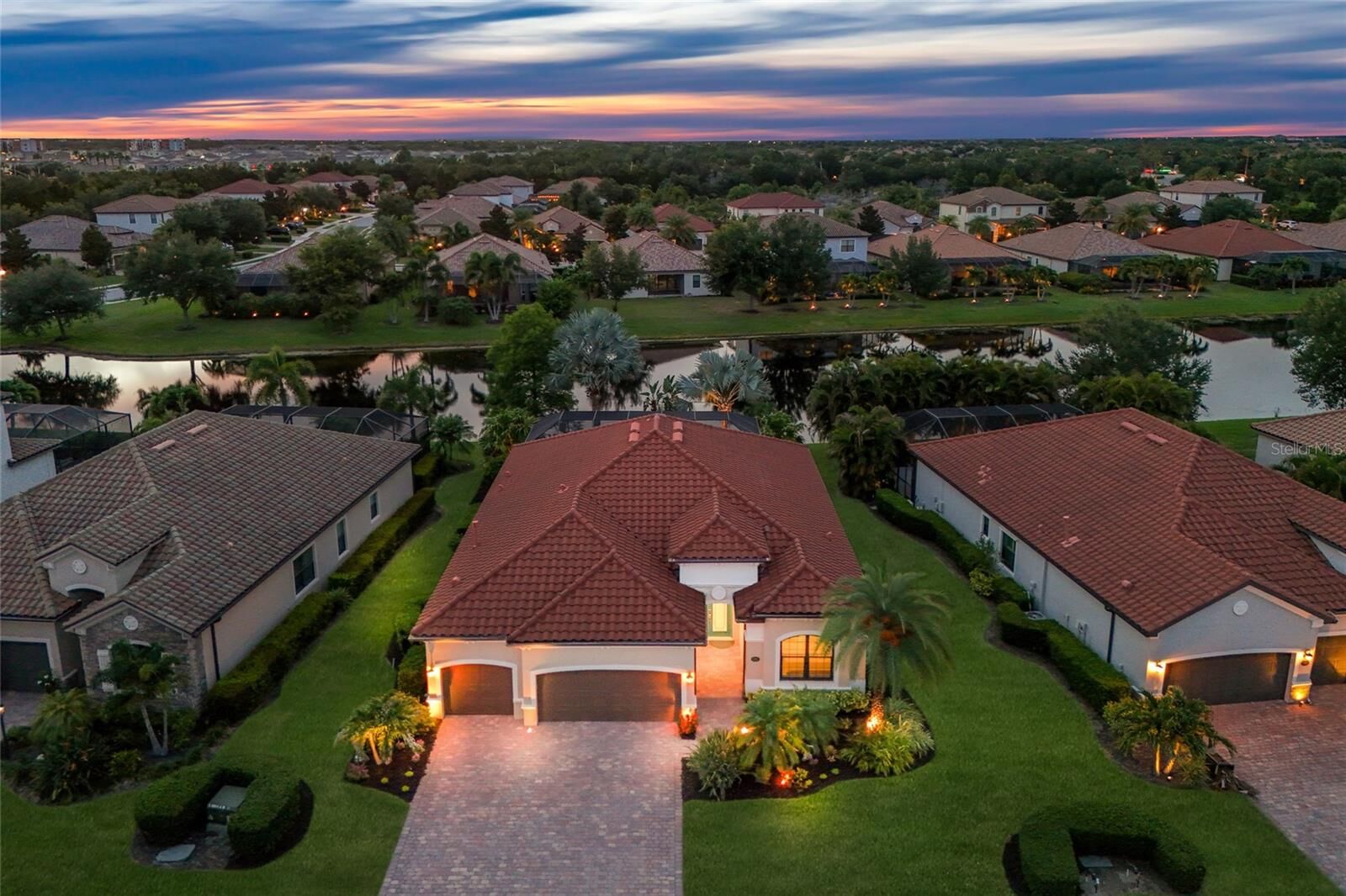 Property Photo:  13017 Ramblewood Trail  FL 34211 
