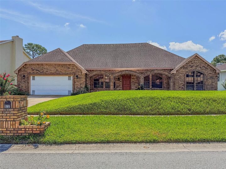 Property Photo: 9731 Sibley Circle FL 32836