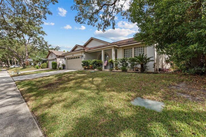 Property Photo:  1090 Rolling Oaks Avenue  FL 34689 