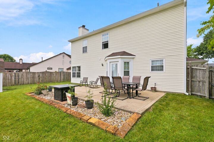 Property Photo:  205 Easton Point Way  IN 46142 