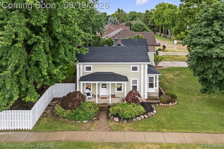 Property Photo:  36235 7 Mile Road  MI 48152 1125 