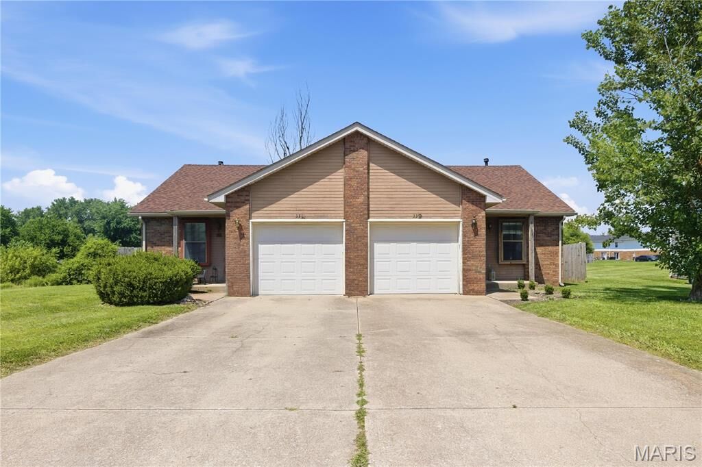 Property Photo:  33 Fox Meadow Lane  IL 62034 