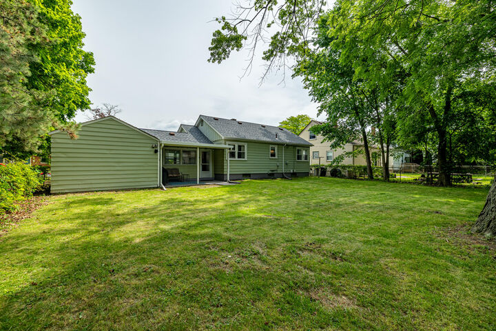 Property Photo: 2225 McLain Avenue MI 48146