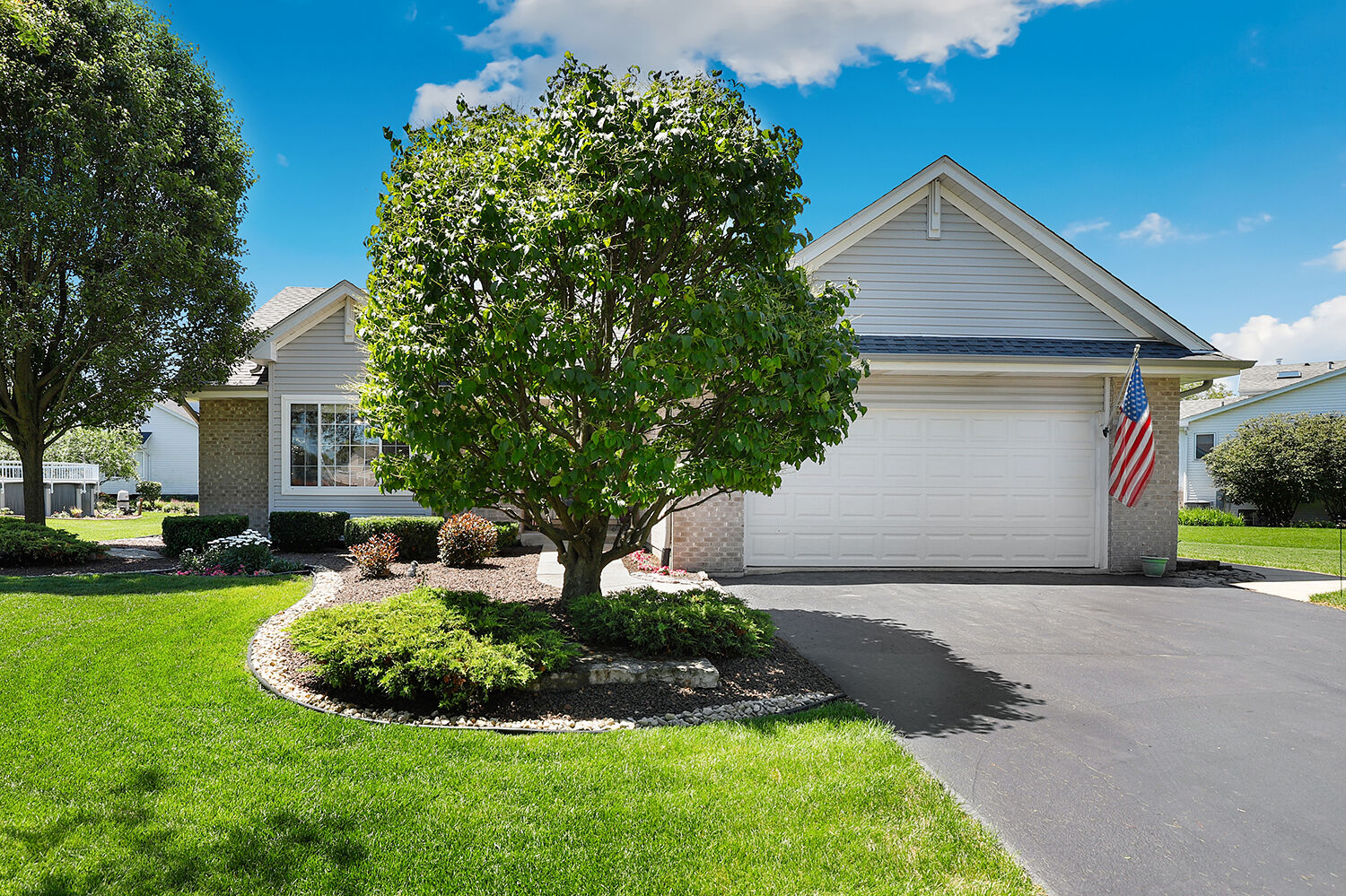 Property Photo:  840 Wren Court  IL 60451 