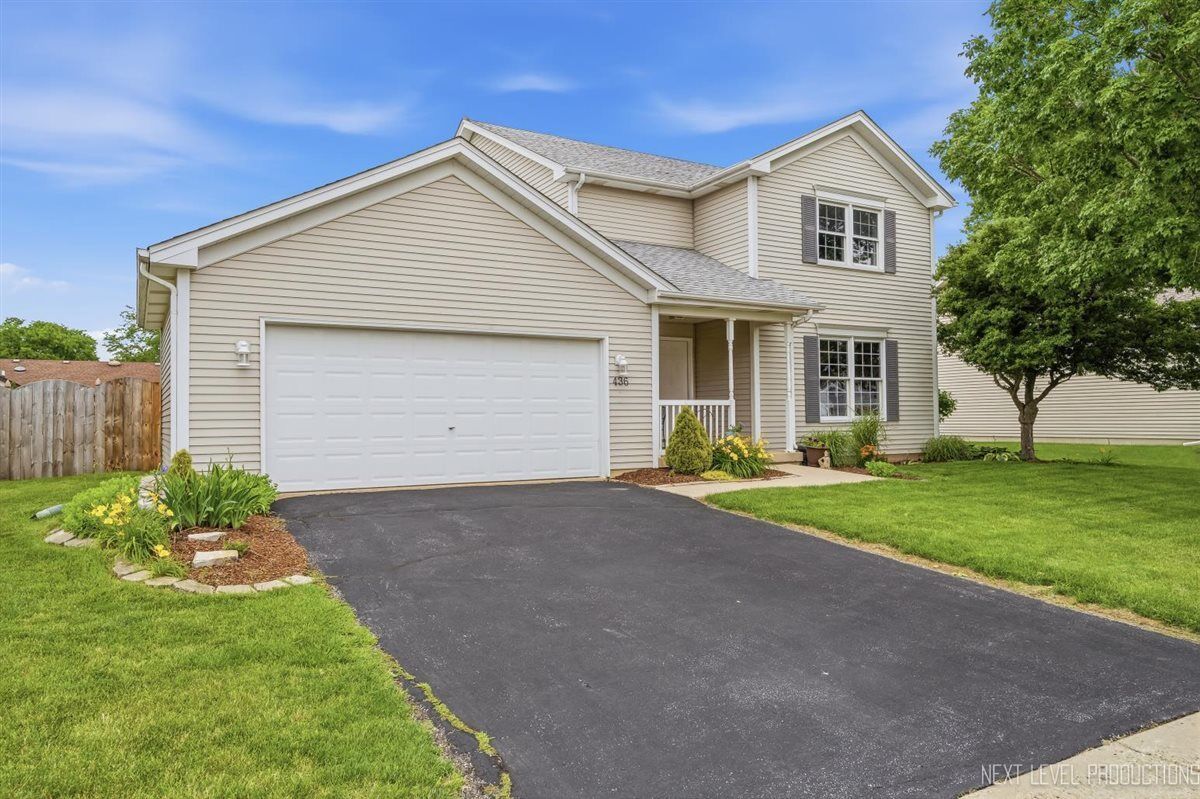 Property Photo: 436 Banbury Avenue IL 60119