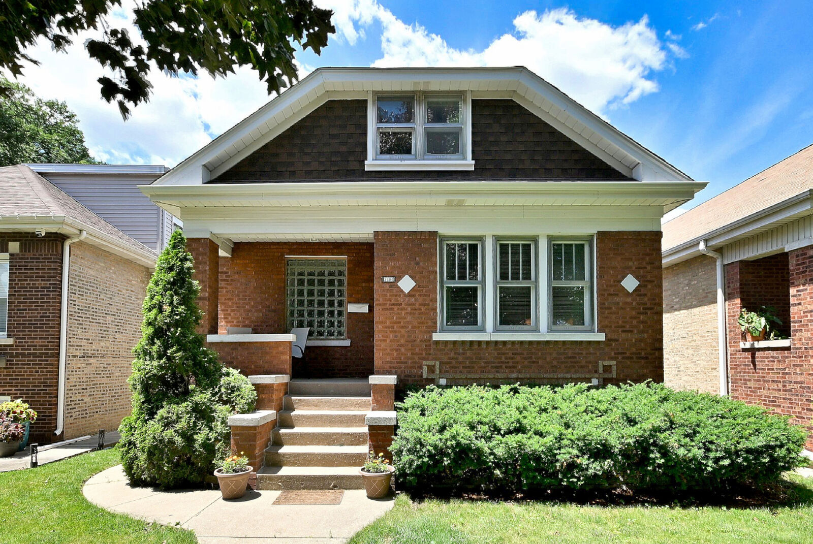 Property Photo:  3604 N Linder Avenue  IL 60641 