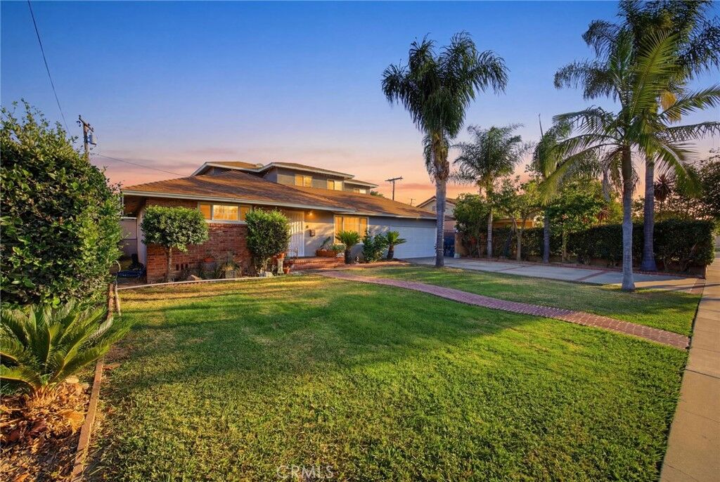 Property Photo:  1306 E 14th Street  CA 92701 
