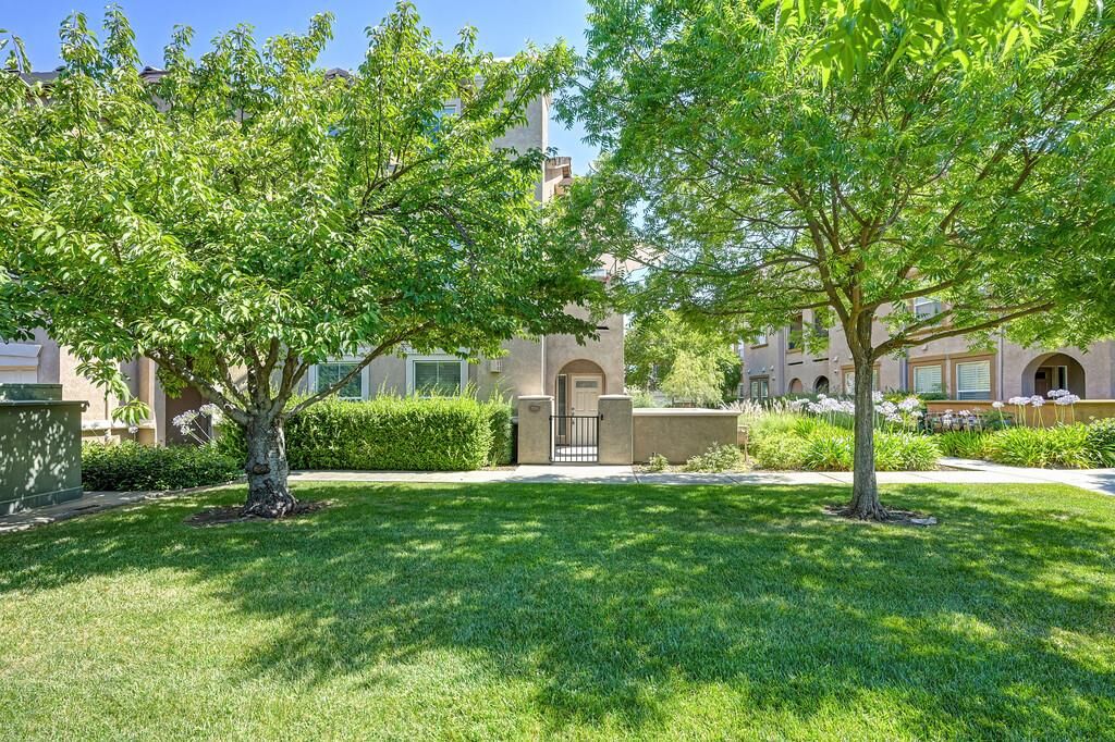 Property Photo: 5350 Dunlay Drive 3016 CA 95835