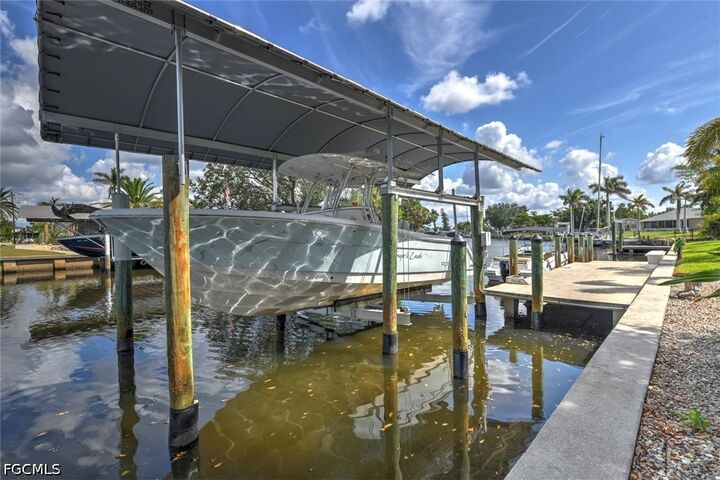 Property Photo: 4409 Crews Court FL 33952