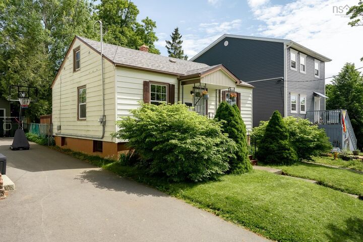 Property Photo:  6474 Roslyn Road  NS B3L 2M7 