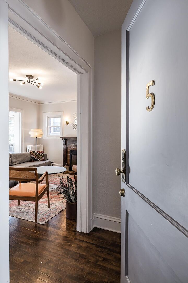 Property Photo:  1945 Fremont Avenue S 5  MN 55403 