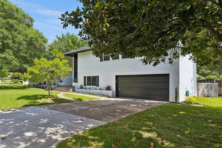 Property Photo: 4024 Diamond Loch W TX 76180