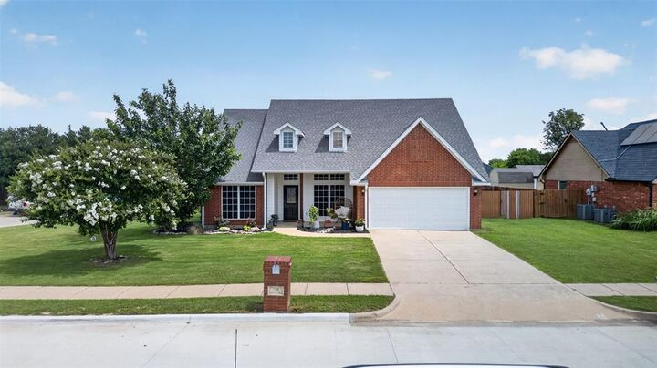 Property Photo: 100 Radecke Road TX 76249