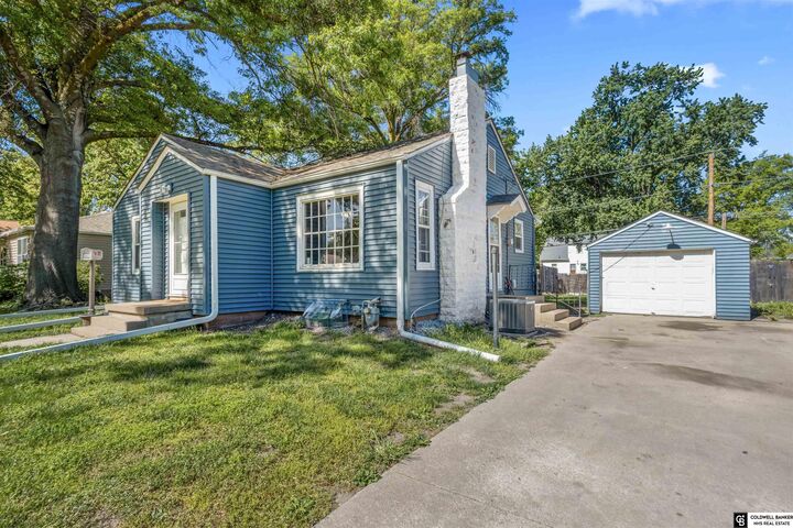 Property Photo:  1015 N 13th Street  NE 68310 