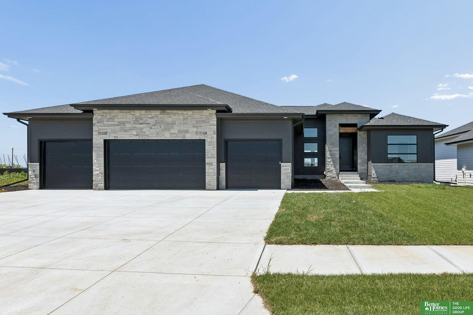 Property Photo: 21416 Morning View Drive NE 68022