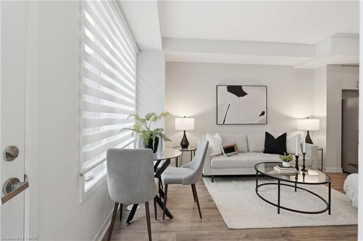 Property Photo:  3425 Ridgeway Drive 10  ON L5L 0B9 
