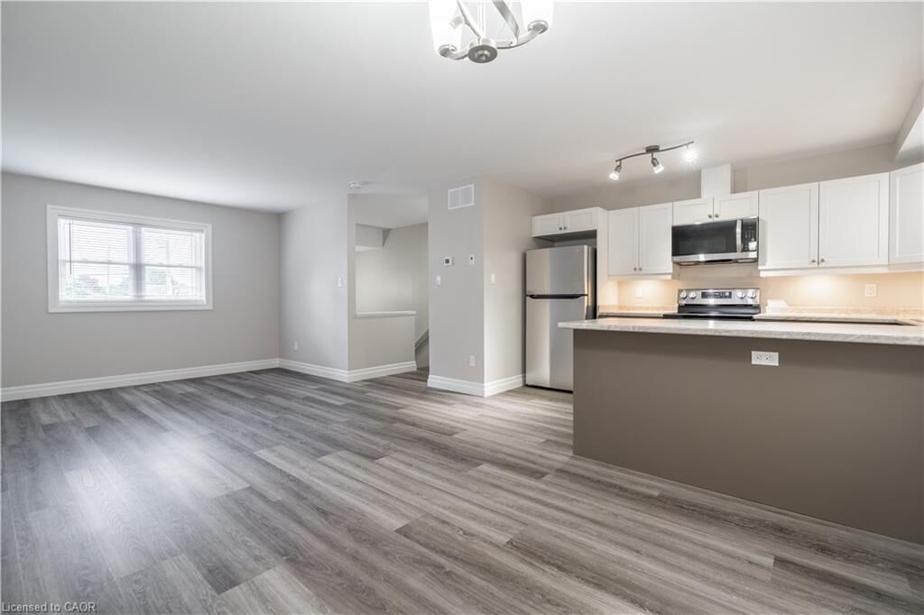 Property Photo:  38 Viewpoint Avenue 2  ON L8V 2S5 