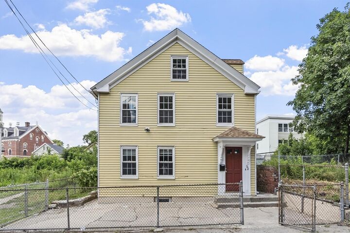 Property Photo: 52 Auburn St MA 01852