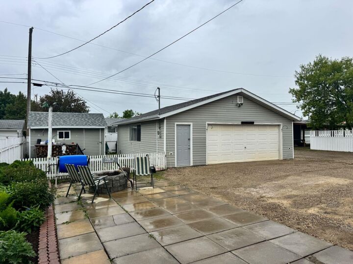 Property Photo: 10208 113 Street AB T0H 1L0