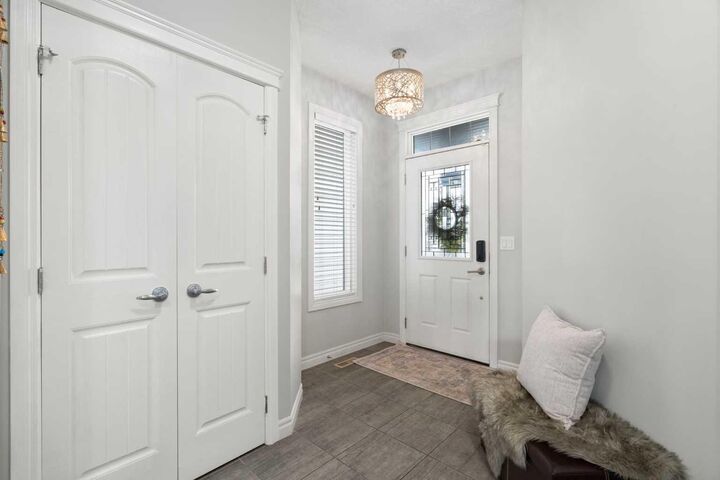Property Photo: 232 Nolancrest Heights NW AB T3R 0V8