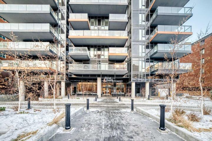Property Photo: 730 2 Avenue SW 1012 AB T2P 1R8