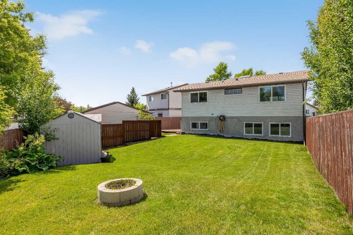 Property Photo:  60 Ogmoor Crescent SE  AB T2C 2E9 
