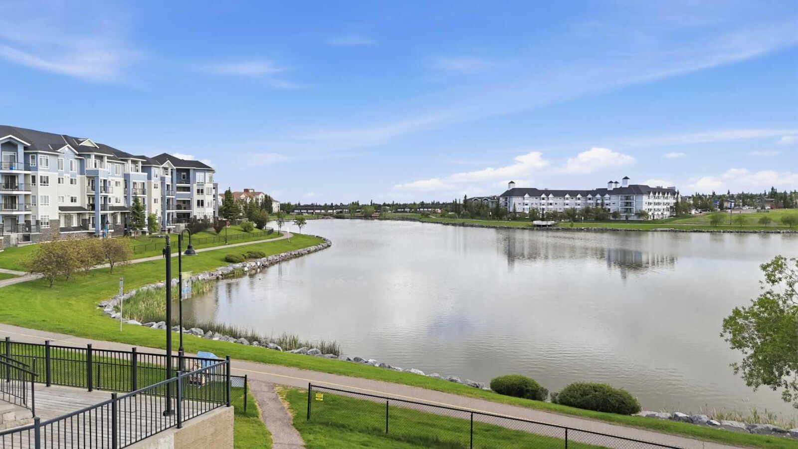 Property Photo:  10 Country Village Park NE 3110  AB T3K 0W5 