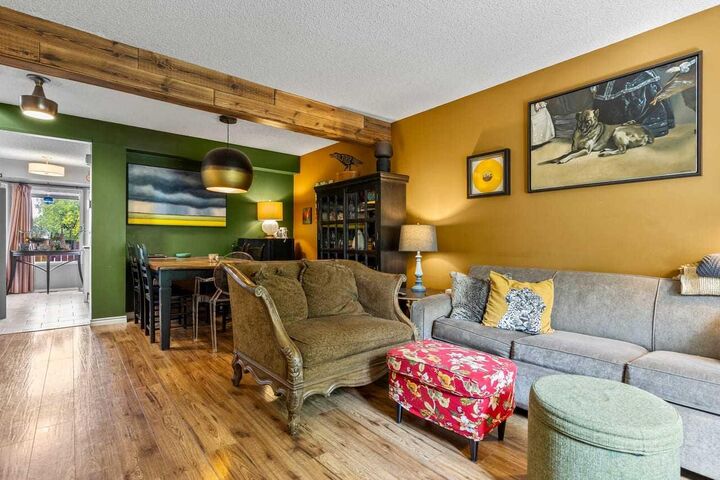 Property Photo:  116 Sunbank Way SE  AB T2X 2B6 