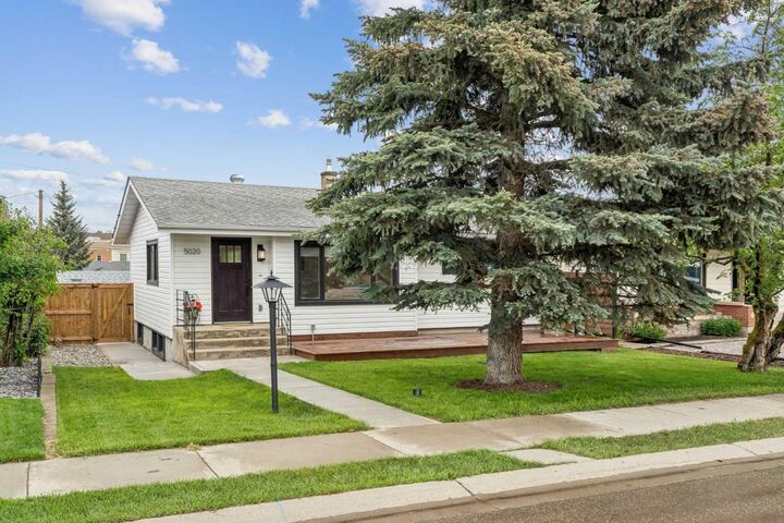 5020 47A Avenue — photo 1
