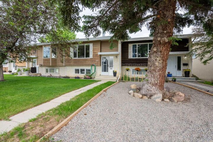 Property Photo:  23 Selkirk Road W  AB T1K 4N4 