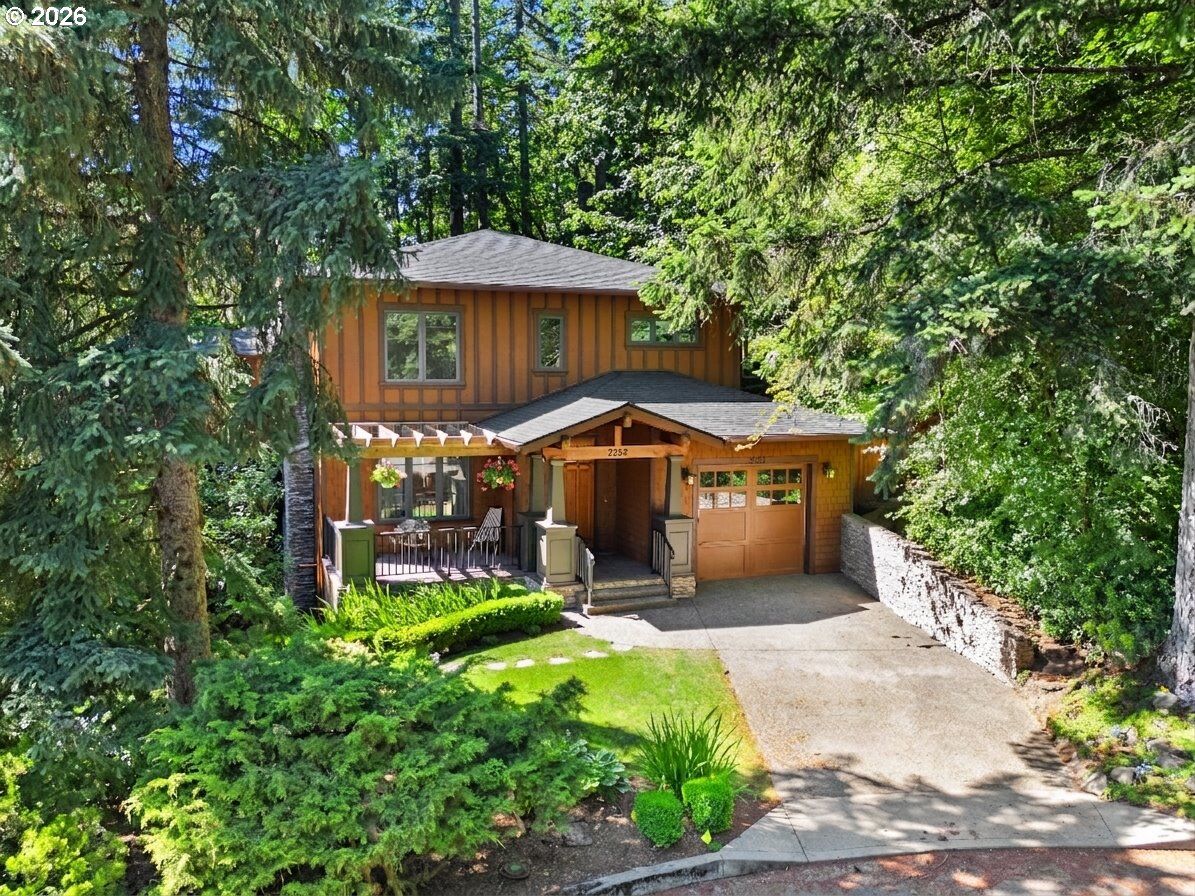 Property Photo: 3352 SW Fairmount Ln OR 97239