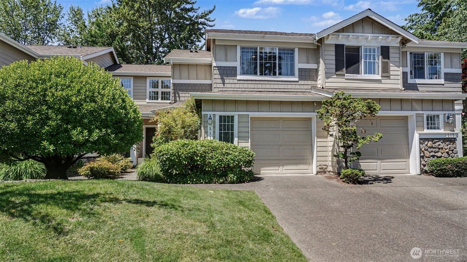 Property Photo: 511 Elma Place NE WA 98059