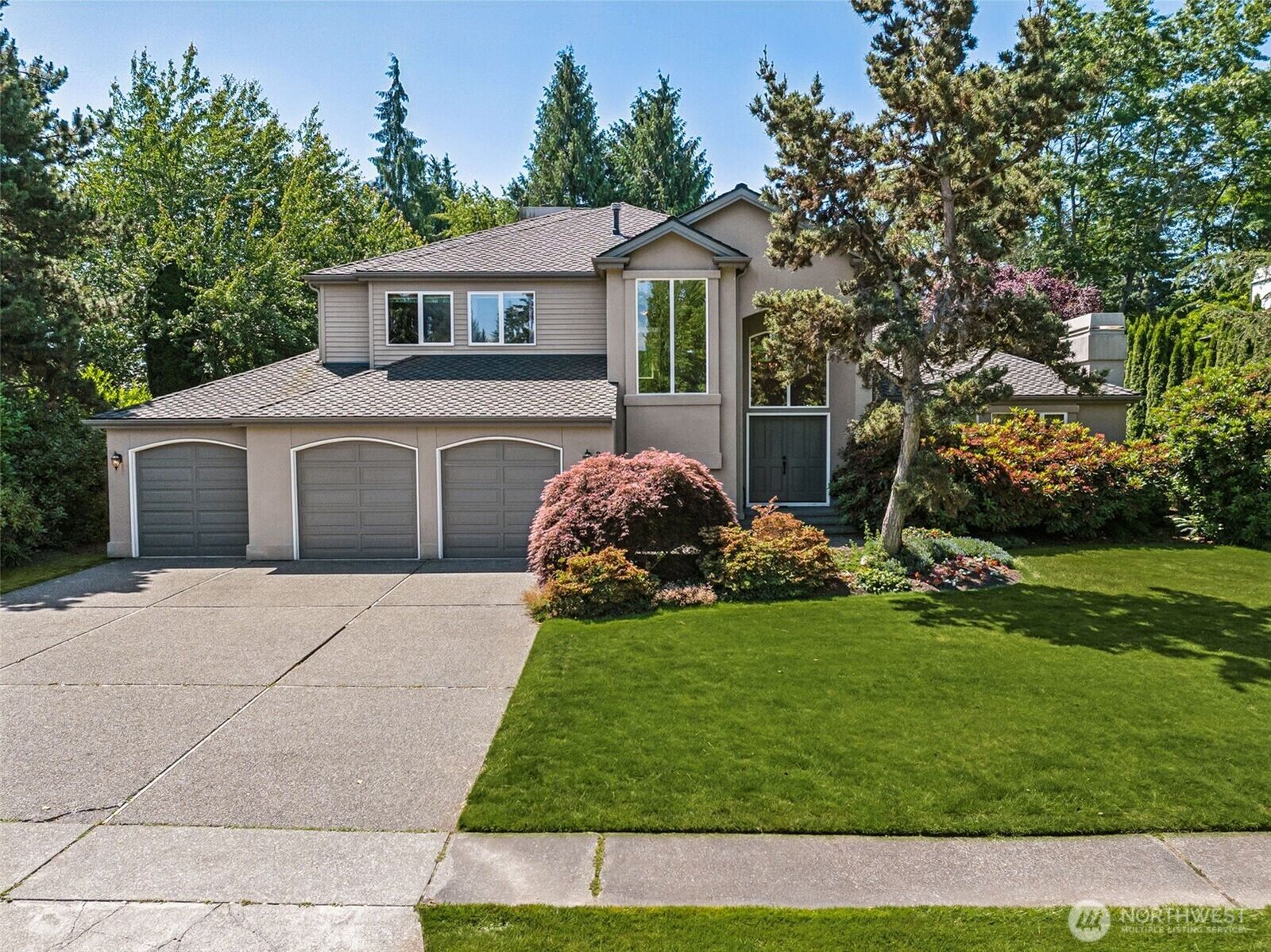 Property Photo:  255 SW 194th Place  WA 98166 