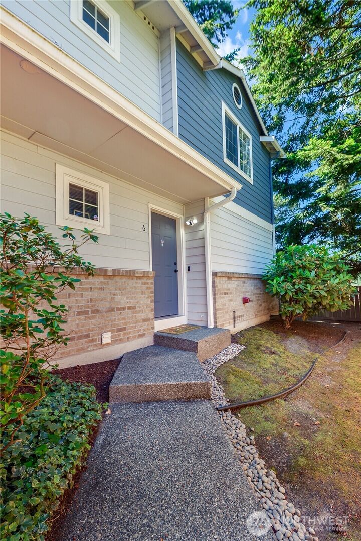 Property Photo:  4604  76 Avenue NE Unit 6  WA 98270 