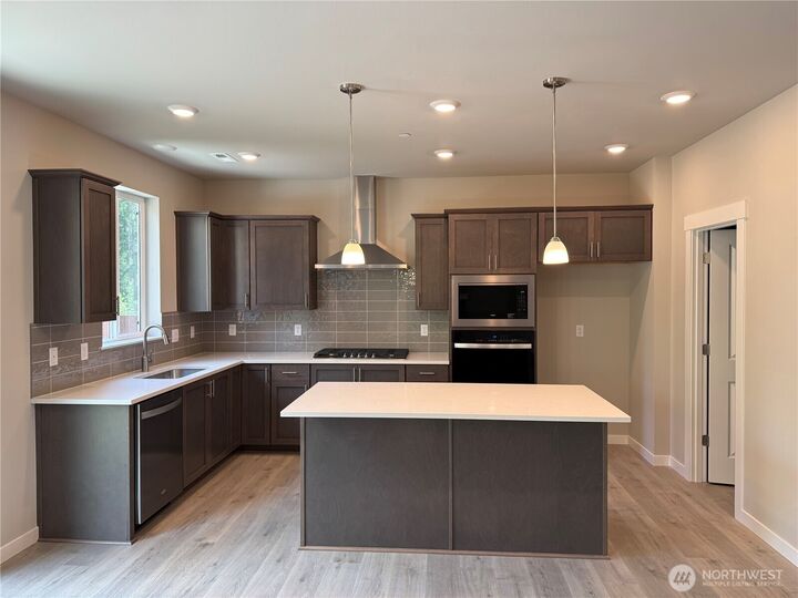 Property Photo: 3804 98th Avenue Ct E 6 WA 98371