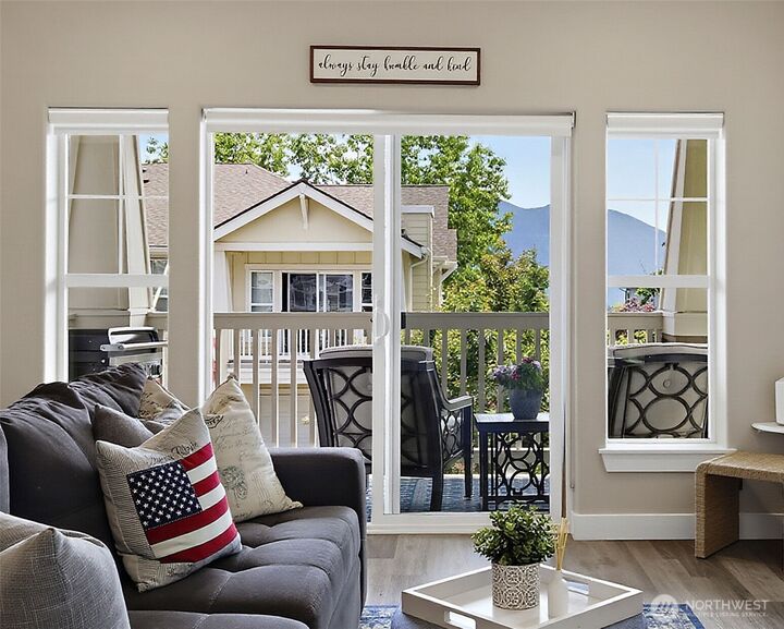 Property Photo: 7705 Fairway Avenue SE 204 WA 98065