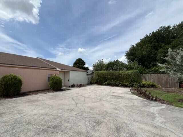 Property Photo: 1307 Hempstead Street FL 33414