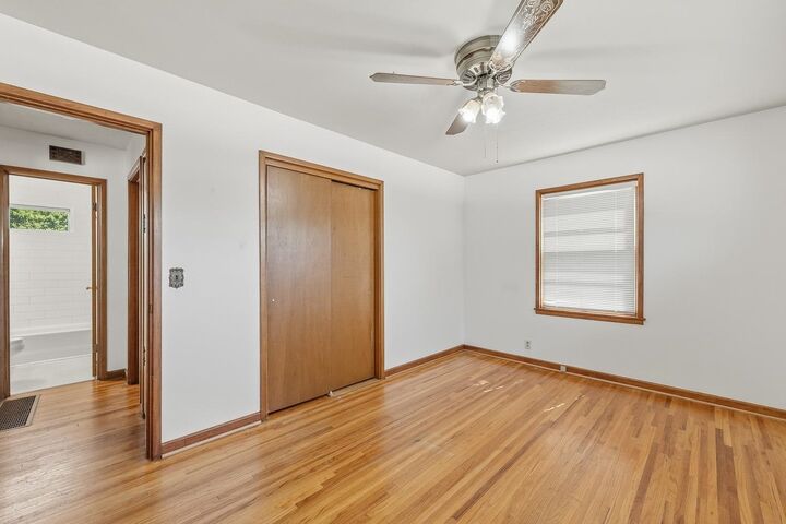 Property Photo:  1232 E El Monte St  KS 67216 