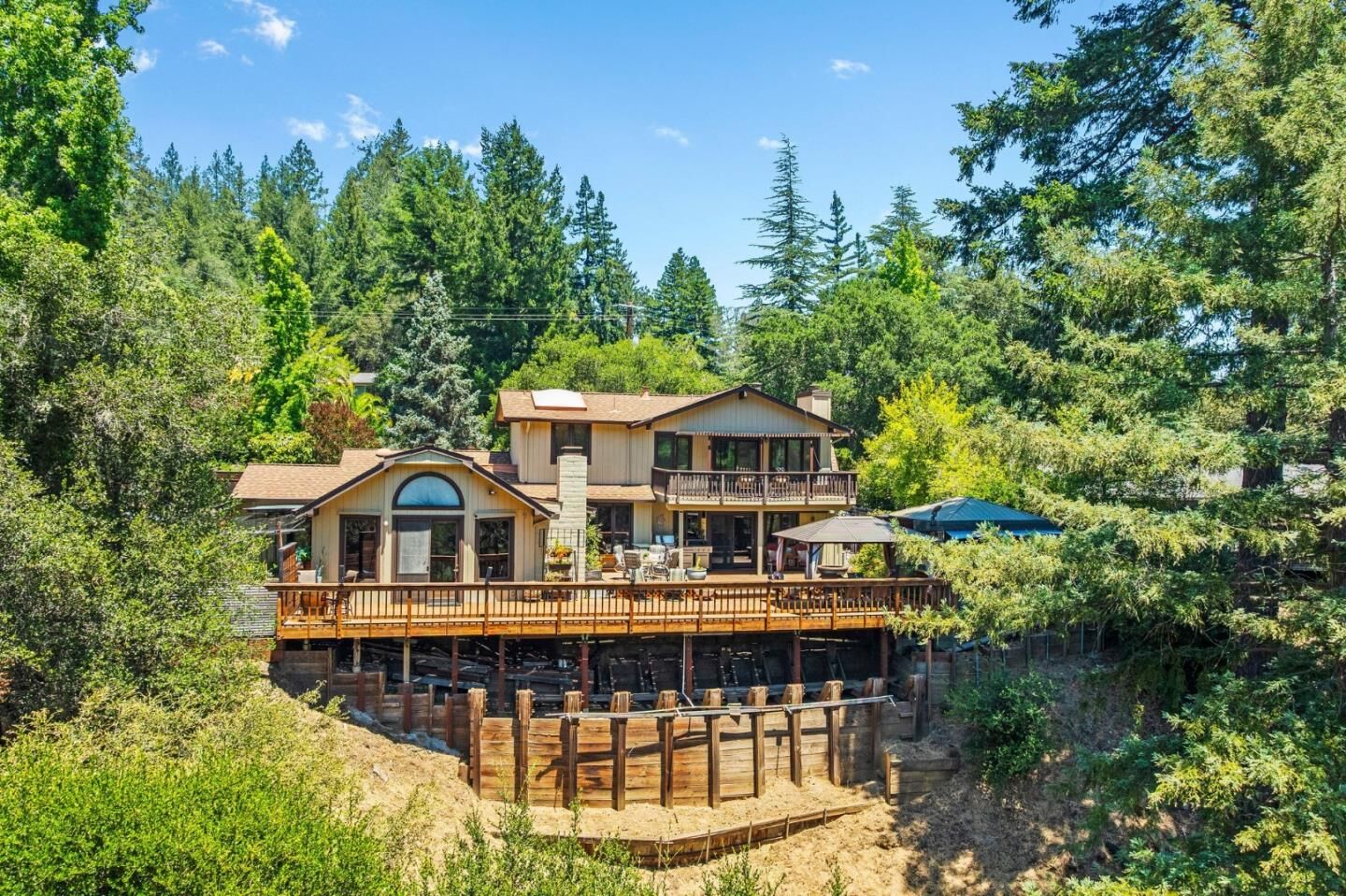 Property Photo: 341 Blackstone Court CA 95006