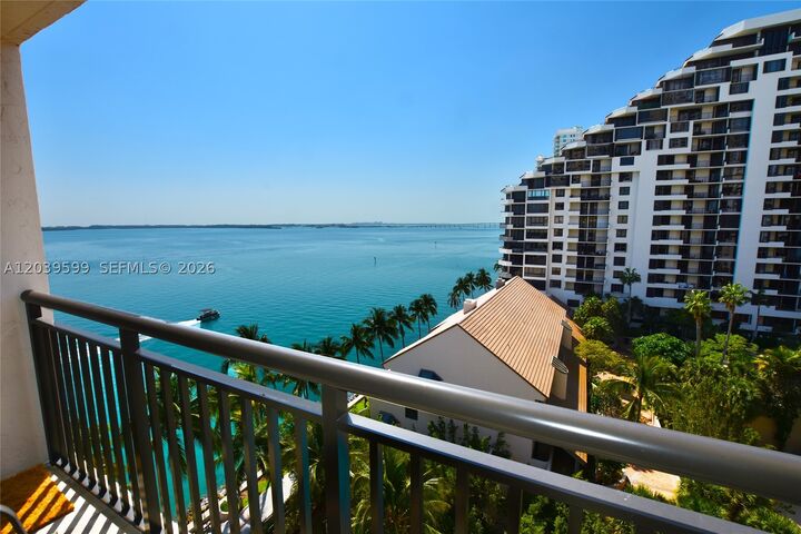 Property Photo:  540 Brickell Key Dr 1025  FL 33131 