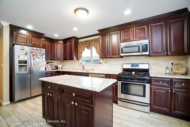 Property Photo:  57 Alberta Avenue  NY 10314 