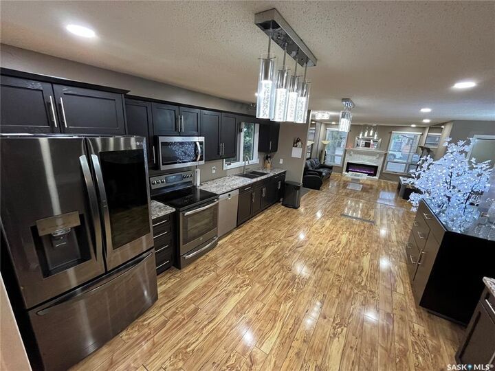 Property Photo: 374 Rodenbush Drive SK S4R 7L5