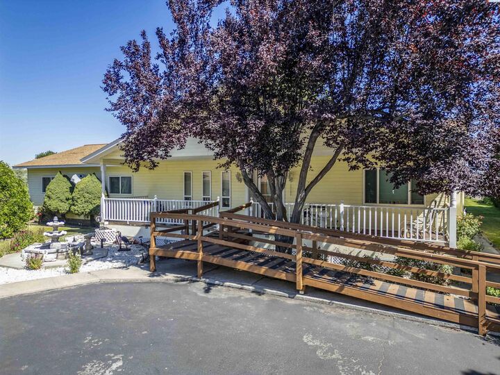Property Photo: 340 S Nunn Road WA 99350