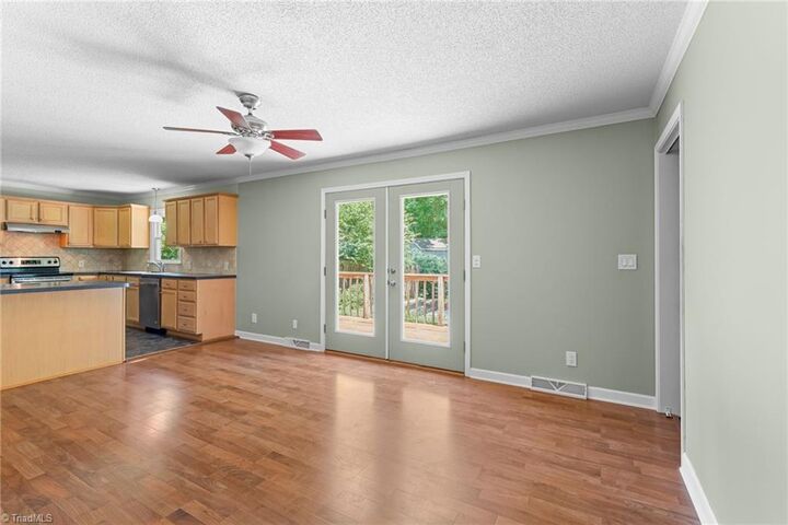 Property Photo: 3725 Crestbrook Lane NC 27040