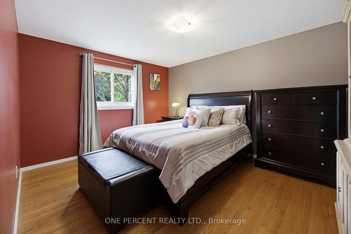 Property Photo: 25 Hilltop Drive ON L7C 1H6