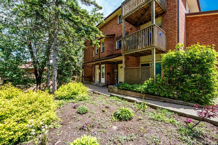 Property Photo: 23 Meadow Lane 3 ON L4N 7K3